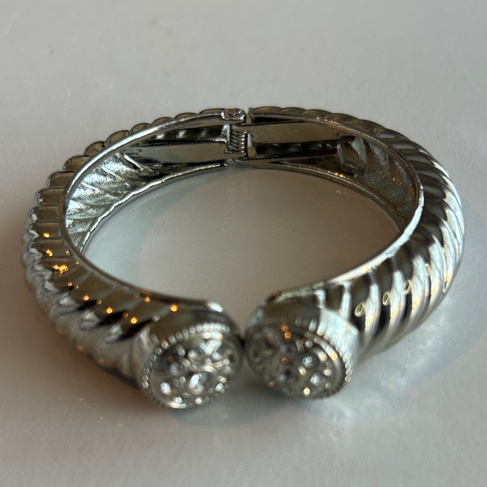 Elegant Silver Women's Bracelet